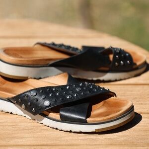 UGG Kari Slide Studded Details Size 8